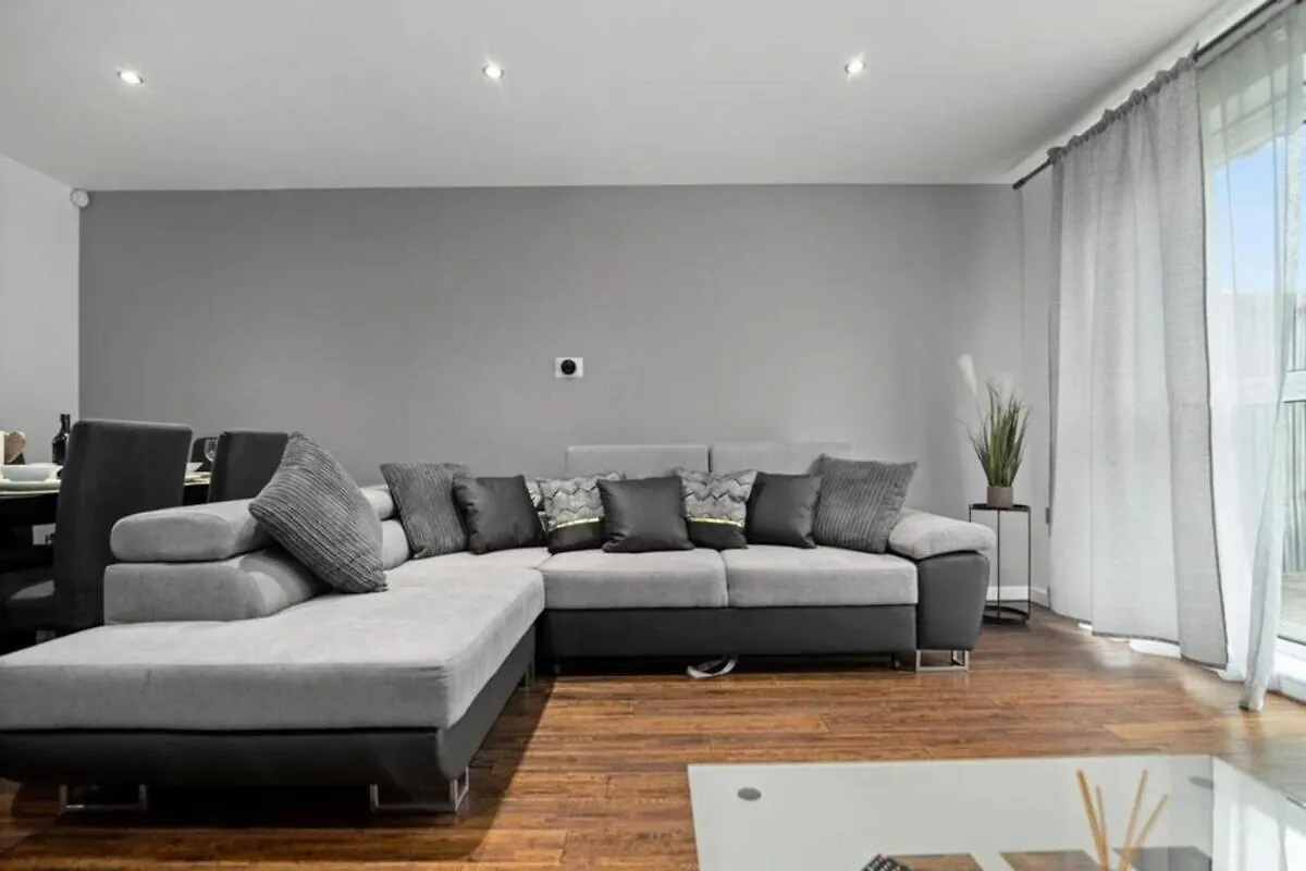 Superb Stonewall Terrace London Holiday home